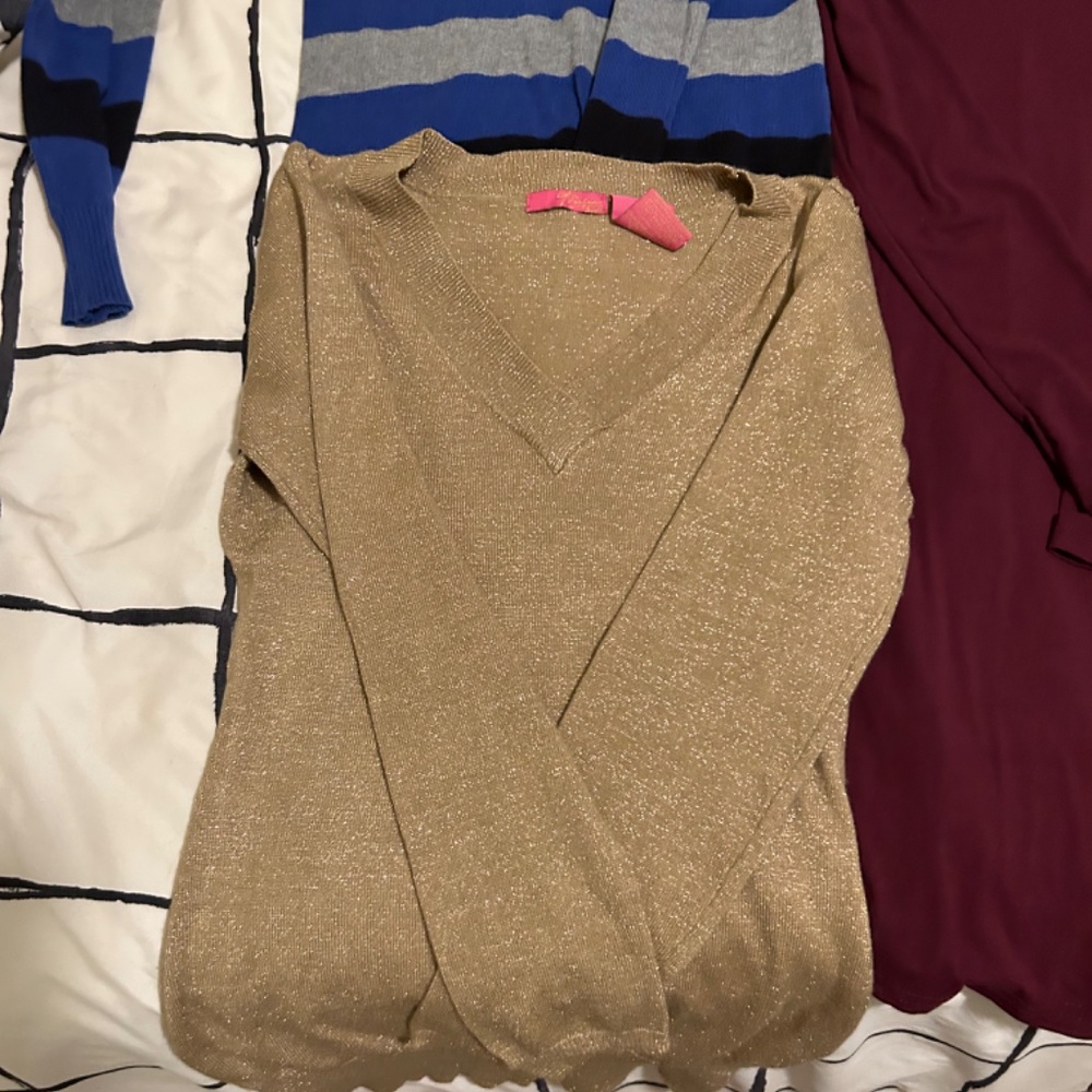Shirts - Picture 3 of 4